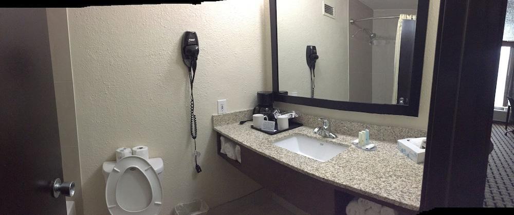 Hotel Clarion Pointe Lake Jackson Esterno foto