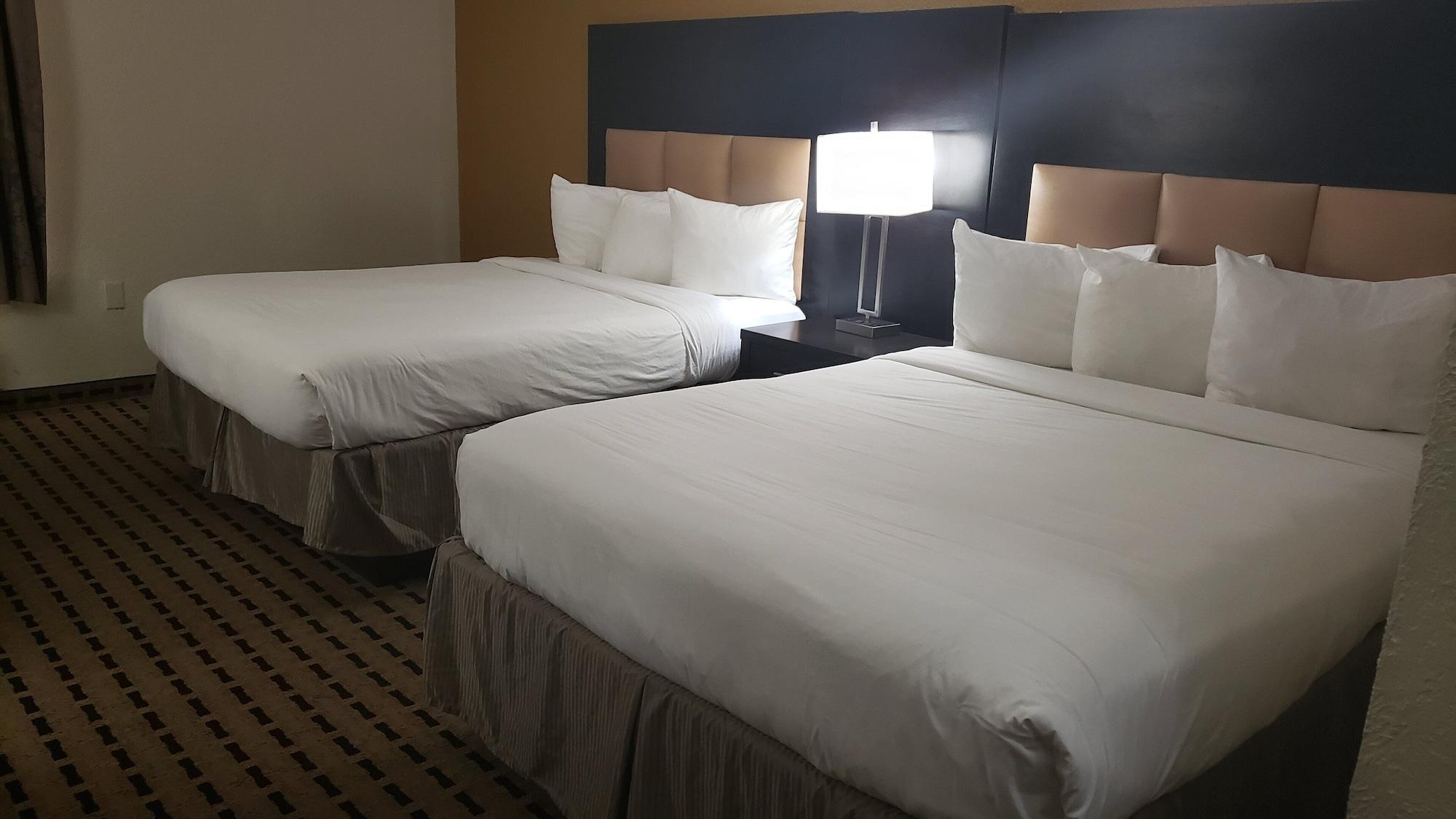 Hotel Clarion Pointe Lake Jackson Esterno foto