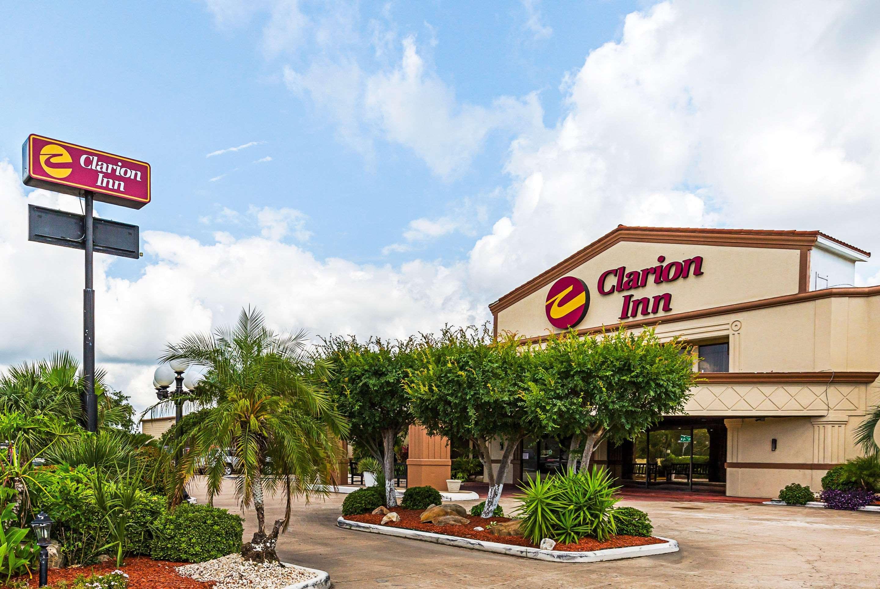 Hotel Clarion Pointe Lake Jackson Esterno foto