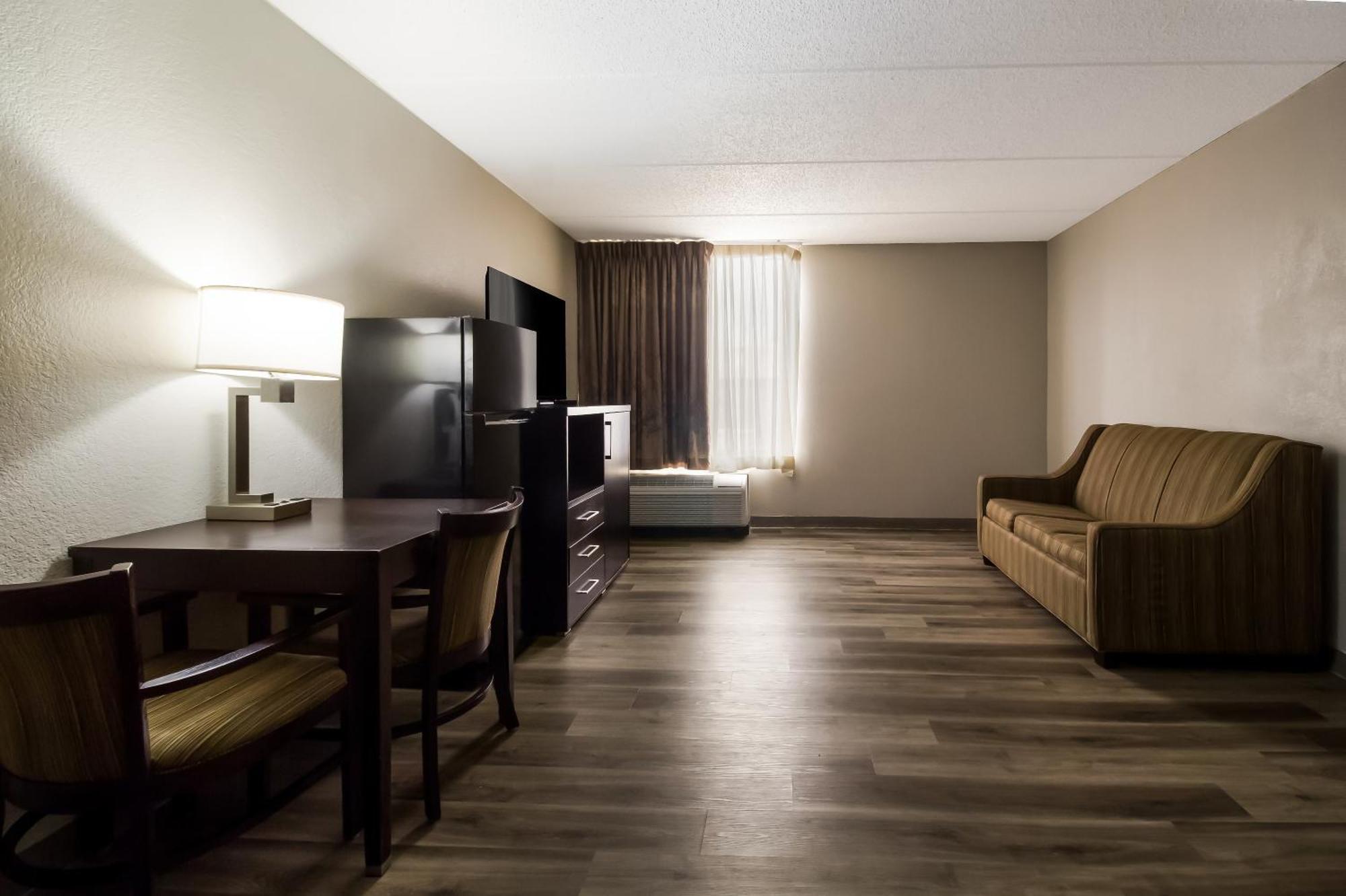 Hotel Clarion Pointe Lake Jackson Esterno foto
