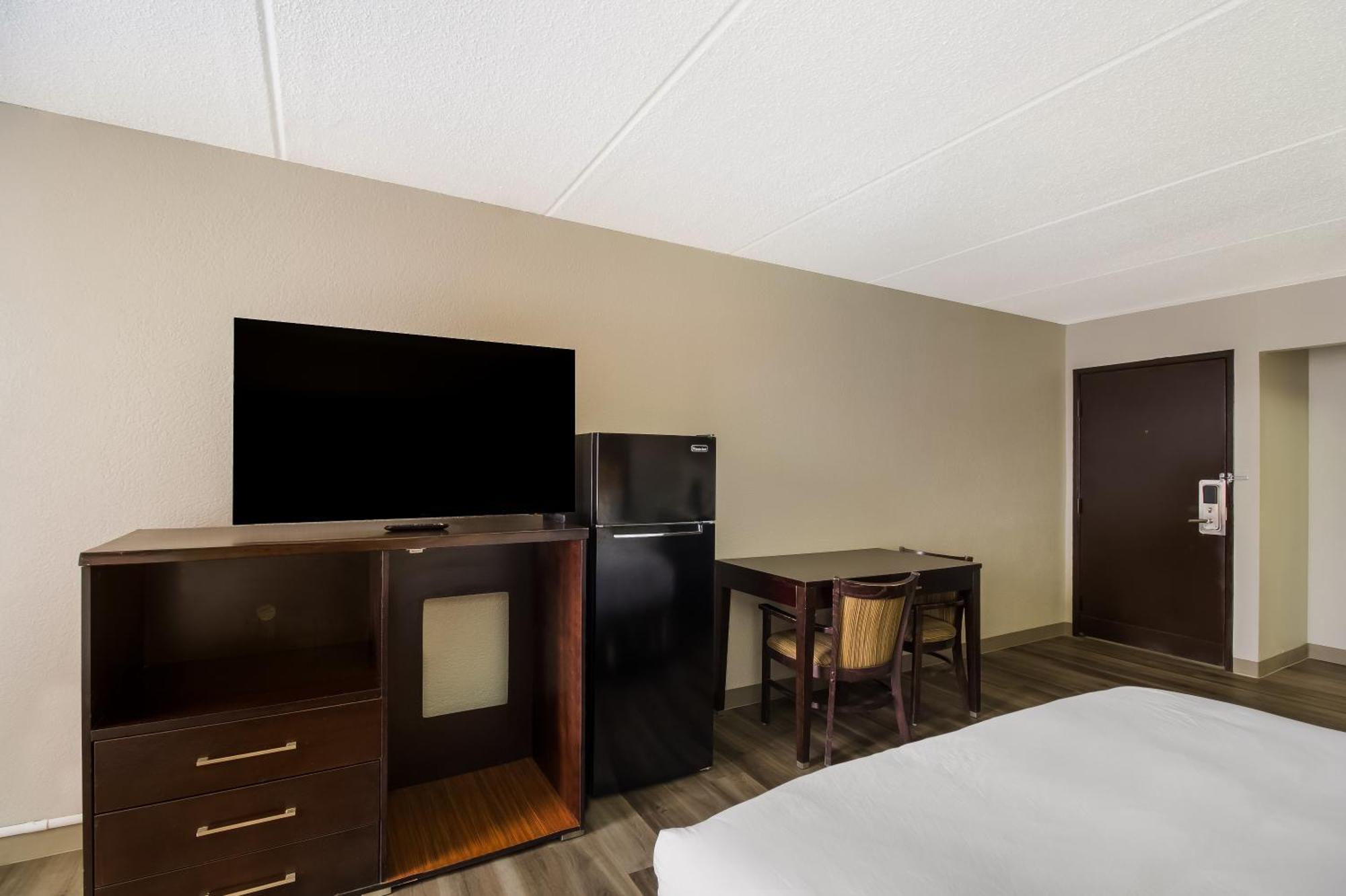 Hotel Clarion Pointe Lake Jackson Esterno foto