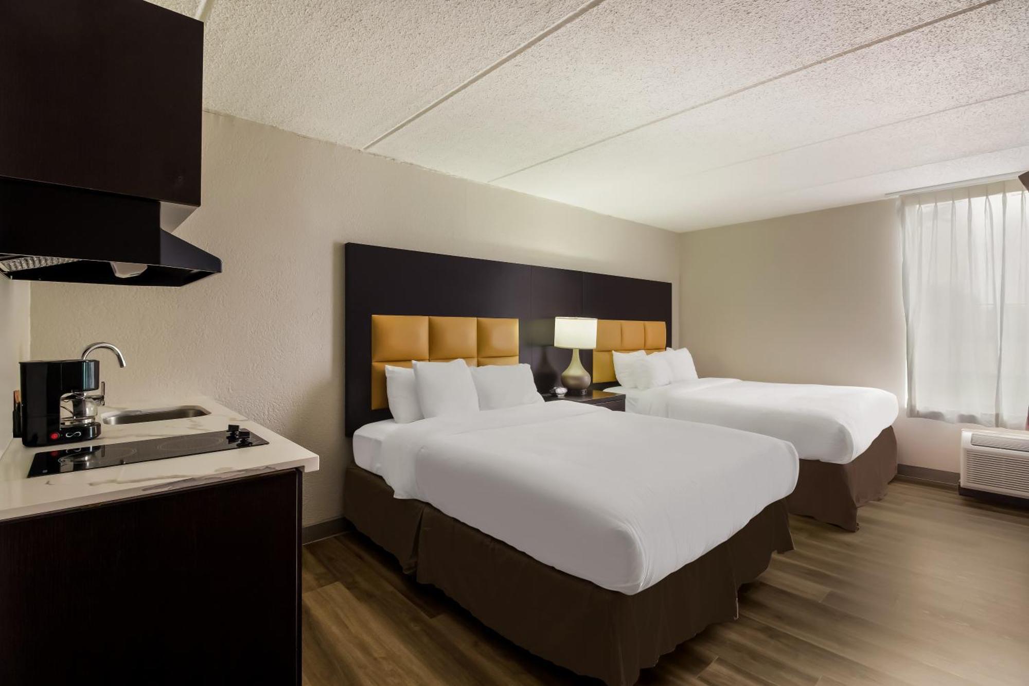 Hotel Clarion Pointe Lake Jackson Esterno foto
