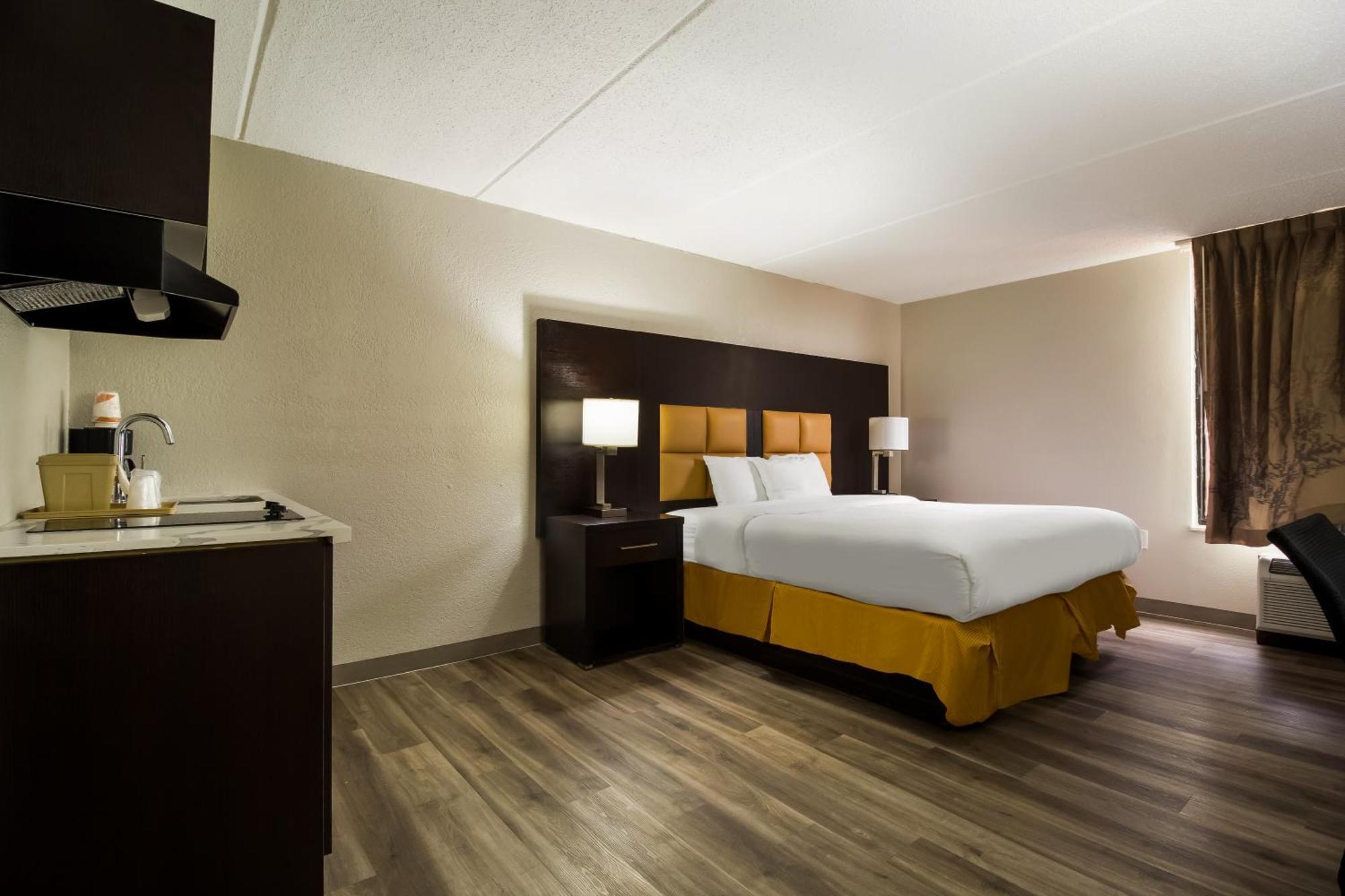 Hotel Clarion Pointe Lake Jackson Esterno foto