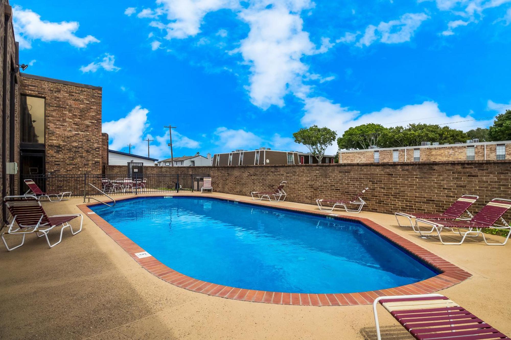 Hotel Clarion Pointe Lake Jackson Esterno foto