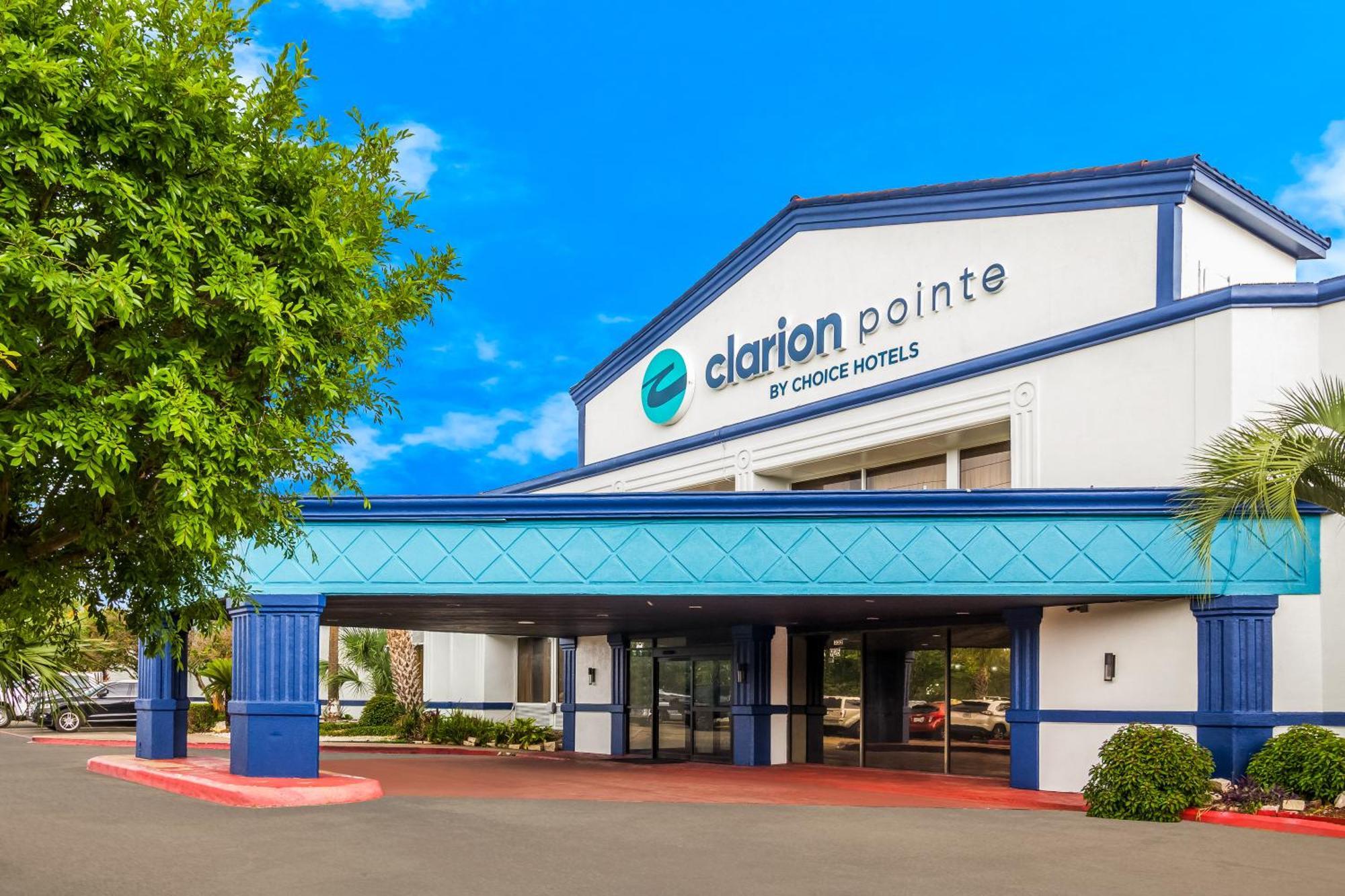 Hotel Clarion Pointe Lake Jackson Esterno foto