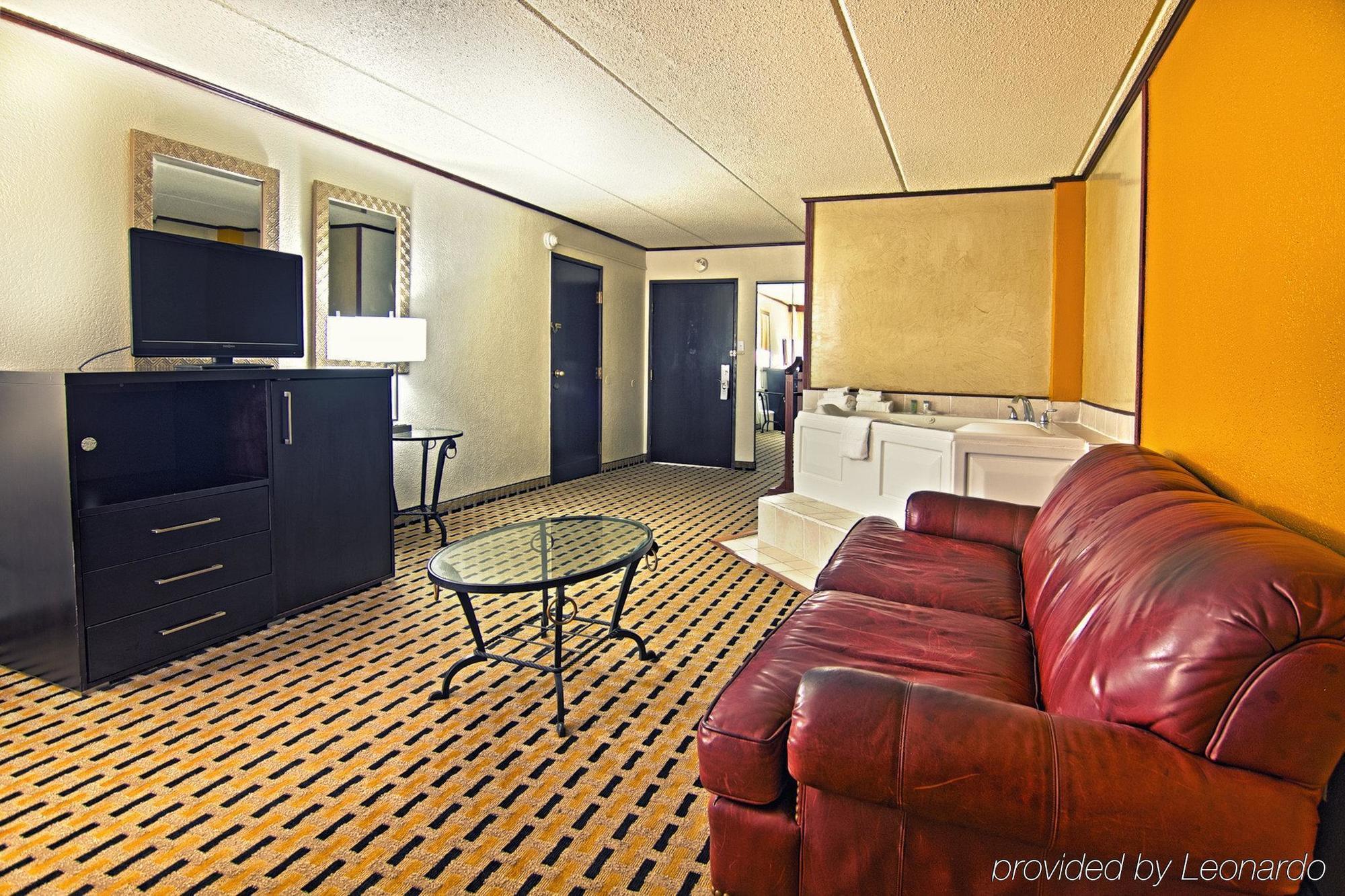 Hotel Clarion Pointe Lake Jackson Esterno foto