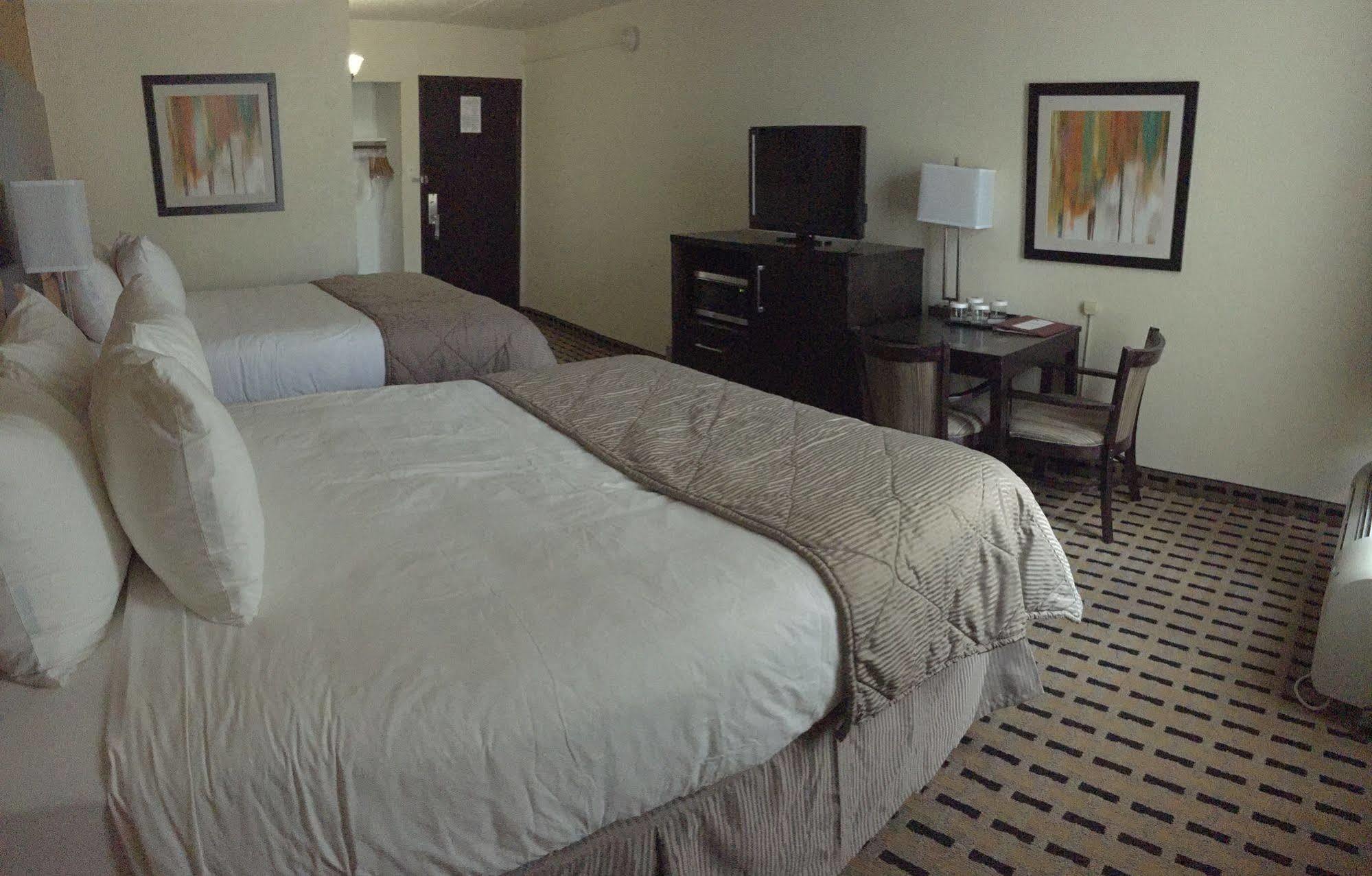 Hotel Clarion Pointe Lake Jackson Esterno foto